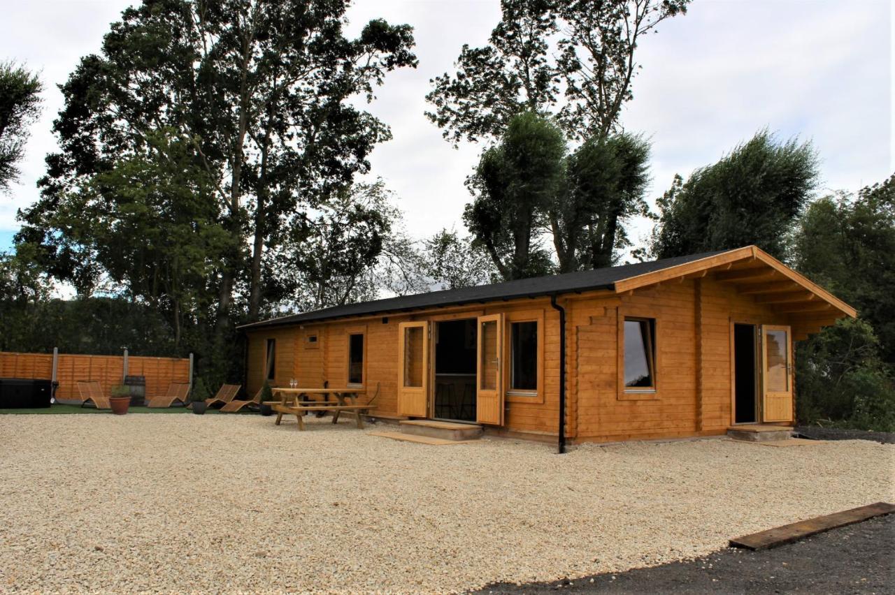 Inviting 3-Bedroom Lodge In Ashton Under Hill Evesham Exterior foto