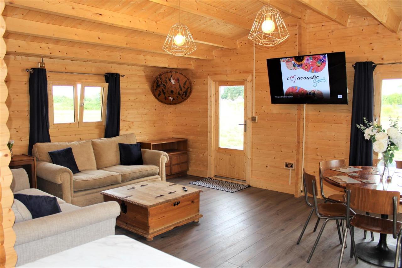 Inviting 3-Bedroom Lodge In Ashton Under Hill Evesham Exterior foto