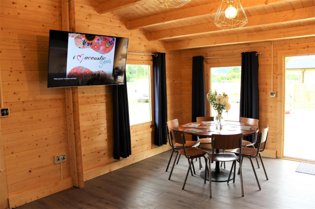 Inviting 3-Bedroom Lodge In Ashton Under Hill Evesham Exterior foto